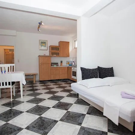Apartment Damjanovic