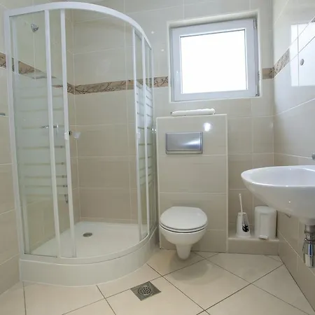 Damjanovic Apartment Makarska