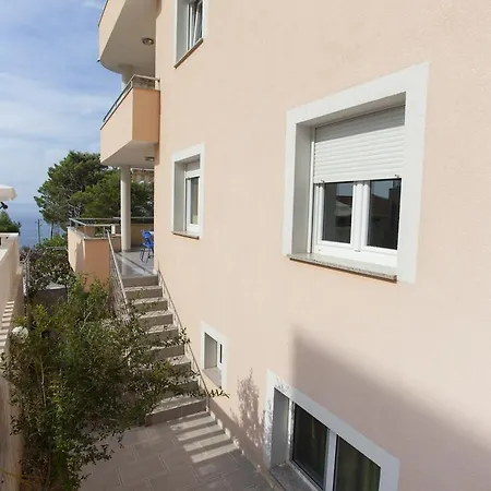Damjanovic Apartment Makarska