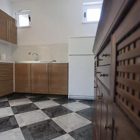 Apartament Damjanovic *